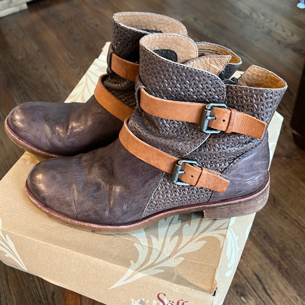 Sofft boots in “greige” and tan.  Great used condition.  Size 10